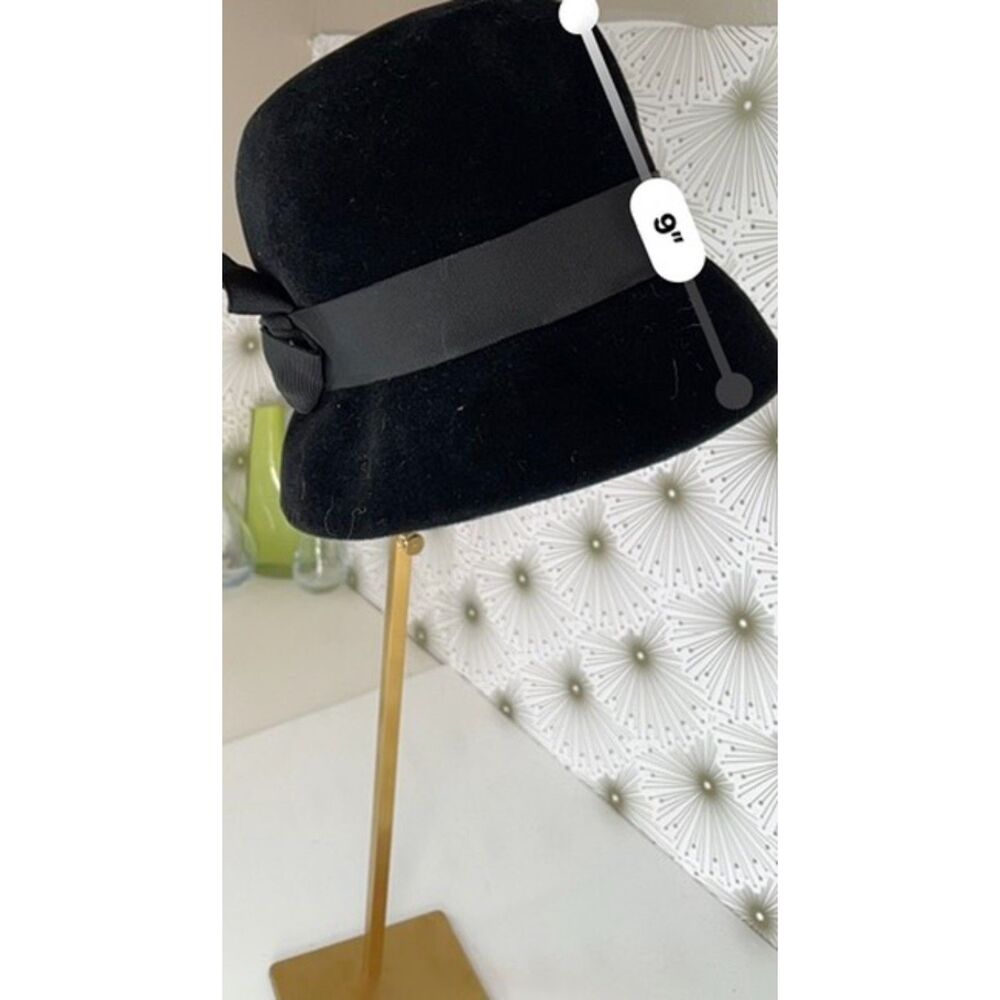 Vintage Amy New York black velvet bucket hat with black ribbon bow. - Picture 7 of 7